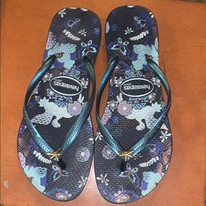 Used sandals